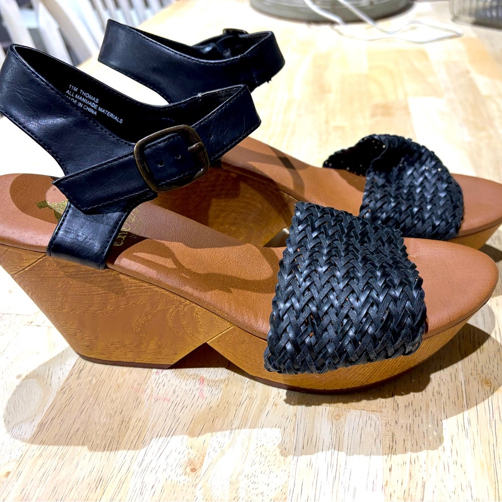 Black Wedges size 11